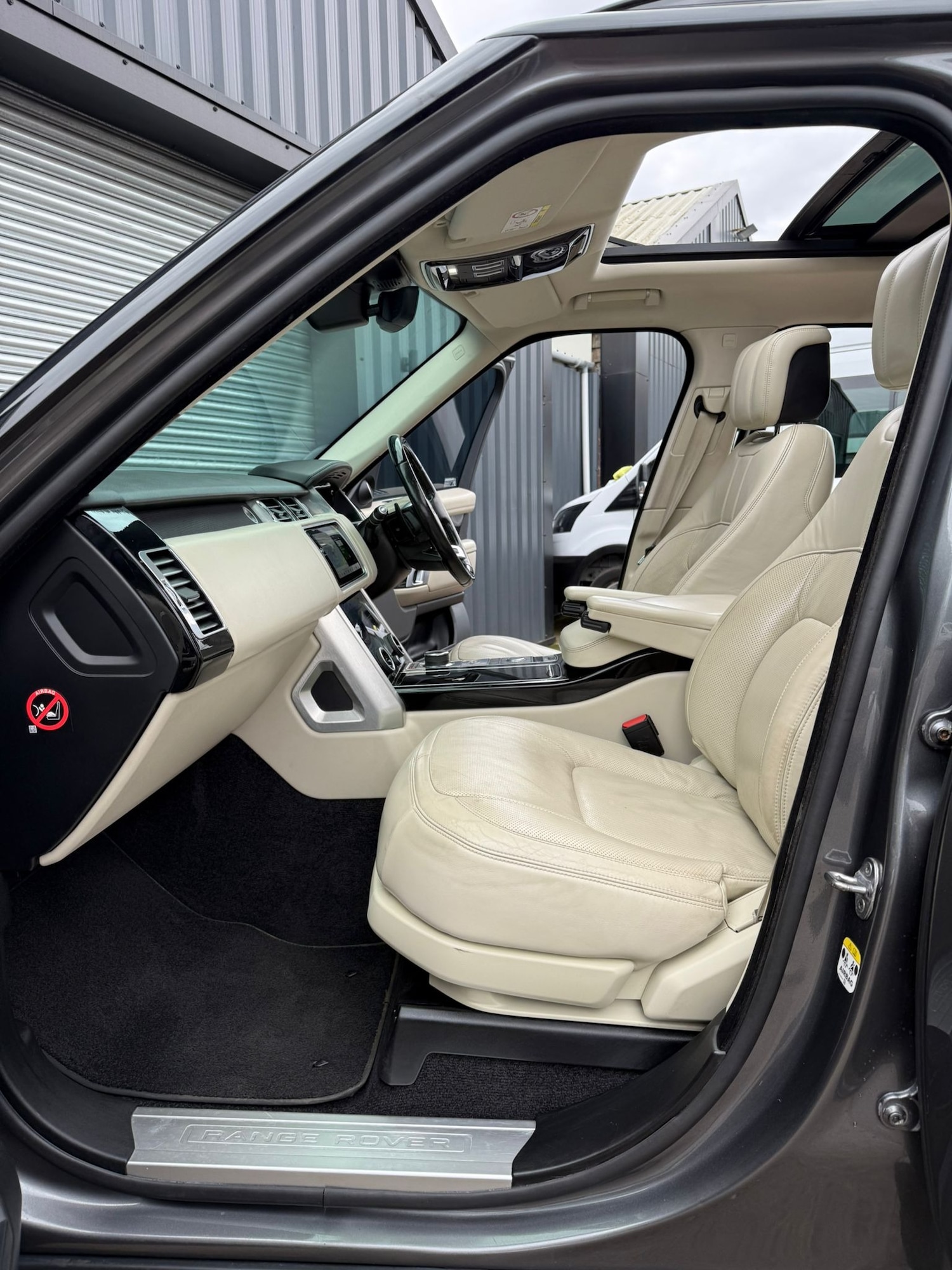 Used Land Rover Range Rover 2018 for sale - 76319760: Photo 19