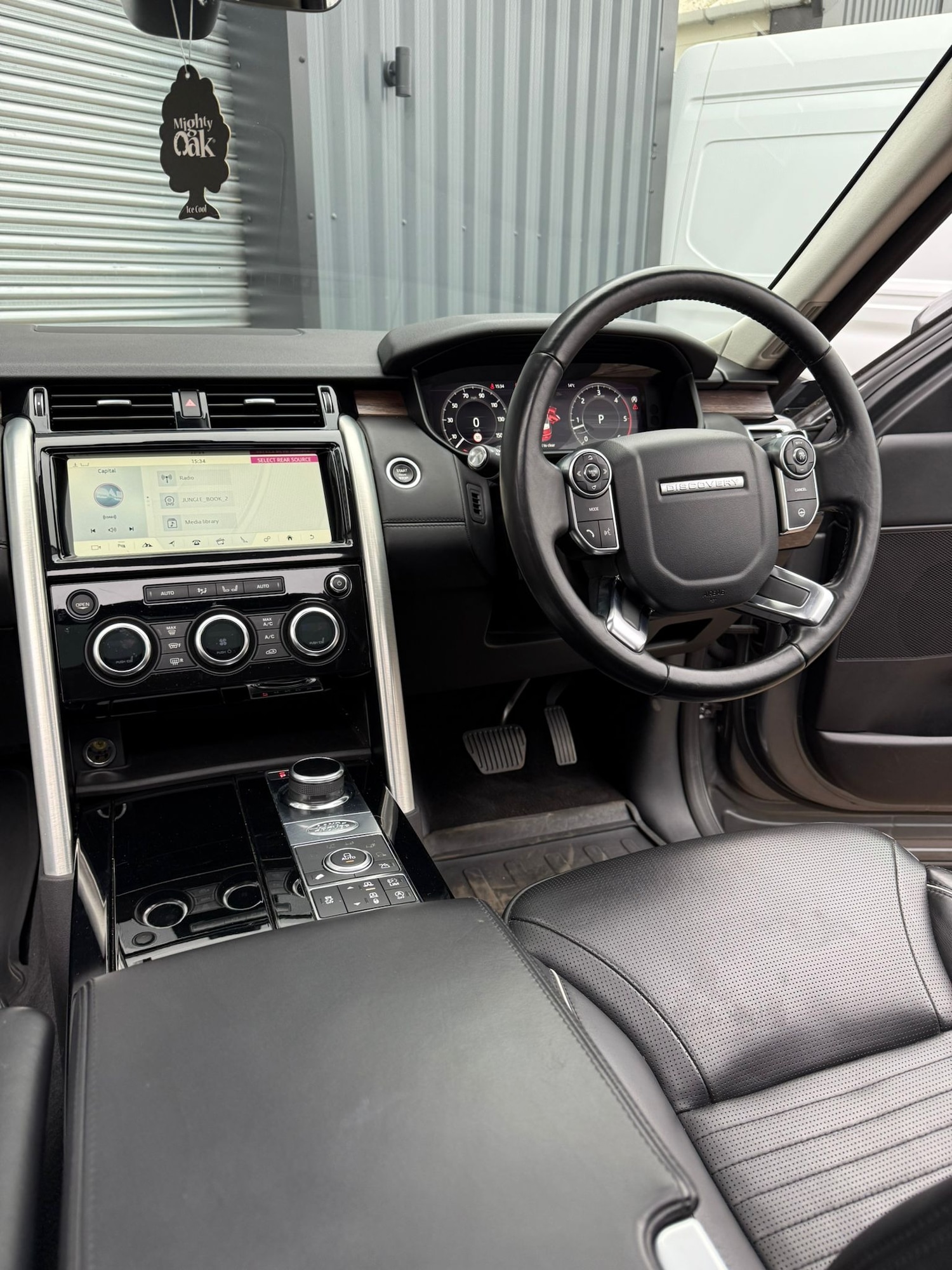 Used Land Rover Discovery 2018 for sale - 76184197: Photo 14