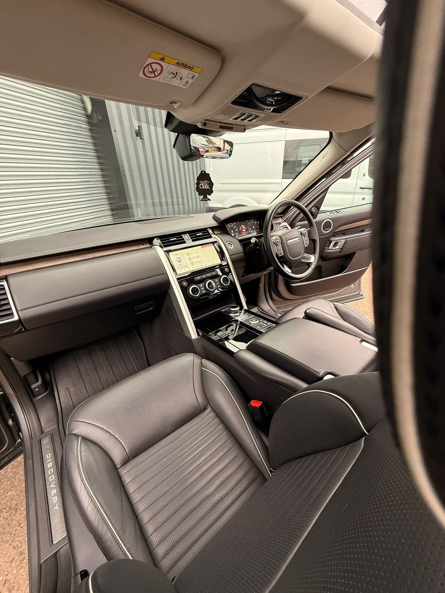 Used Land Rover Discovery 2018 for sale - 76184197: Photo 17