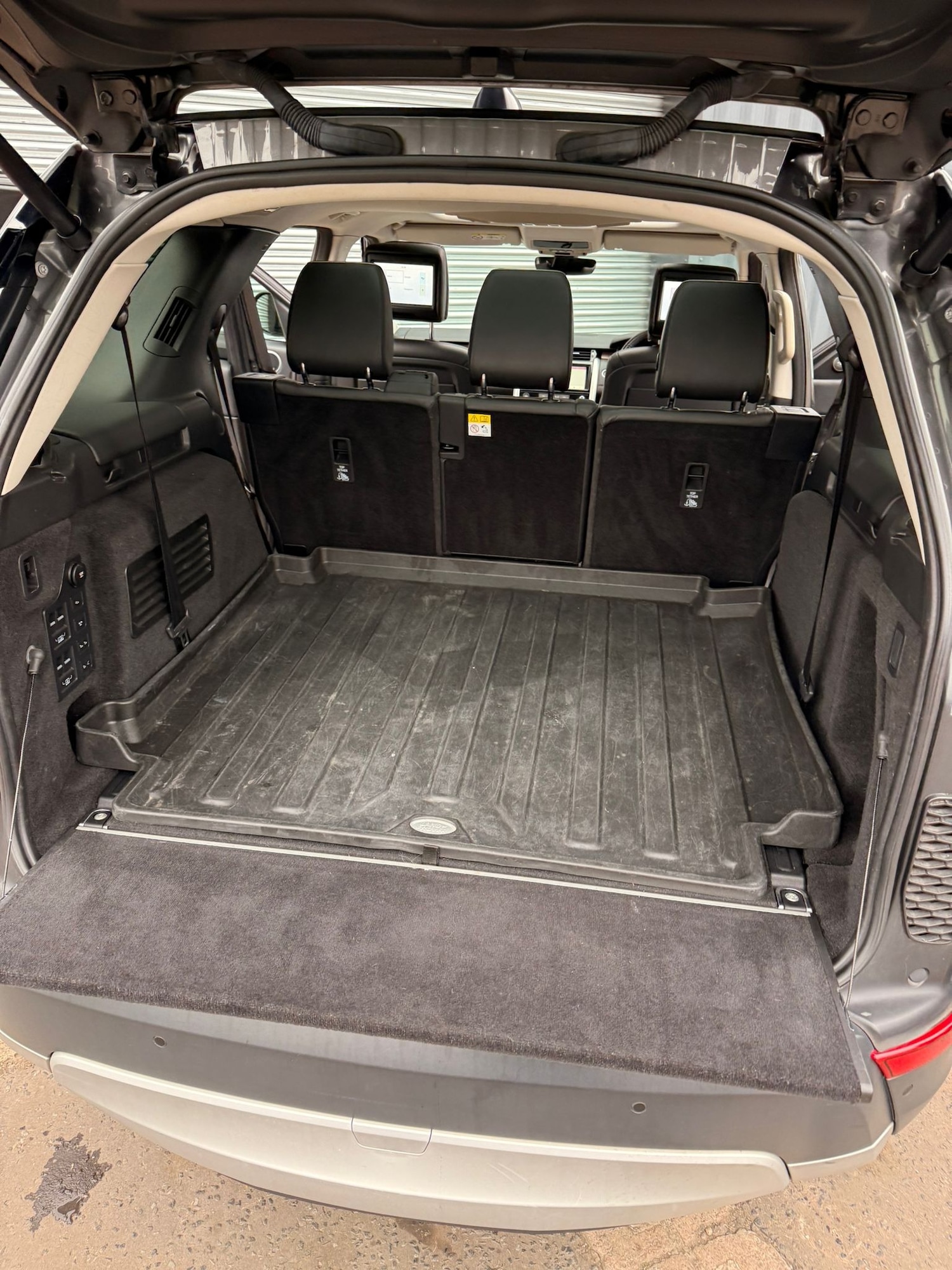 Used Land Rover Discovery 2018 for sale - 76184197: Photo 24