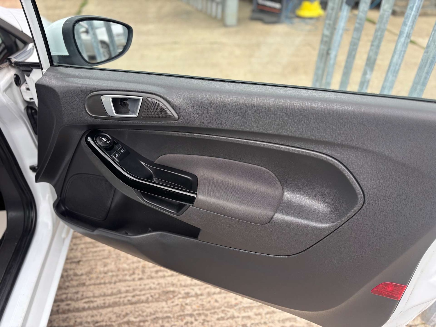 Used Ford Fiesta 2012 for sale - 76313287: Photo 47