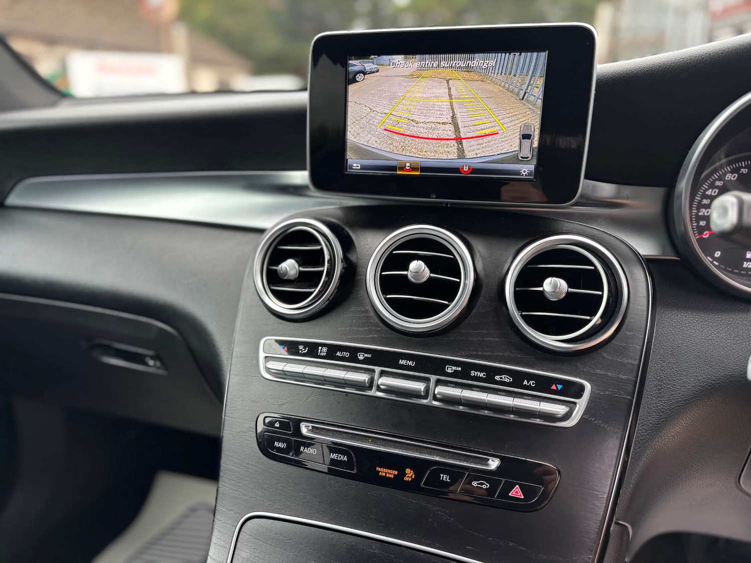 Used Mercedes-Benz GLC 2015 for sale - 76601636: Photo 39