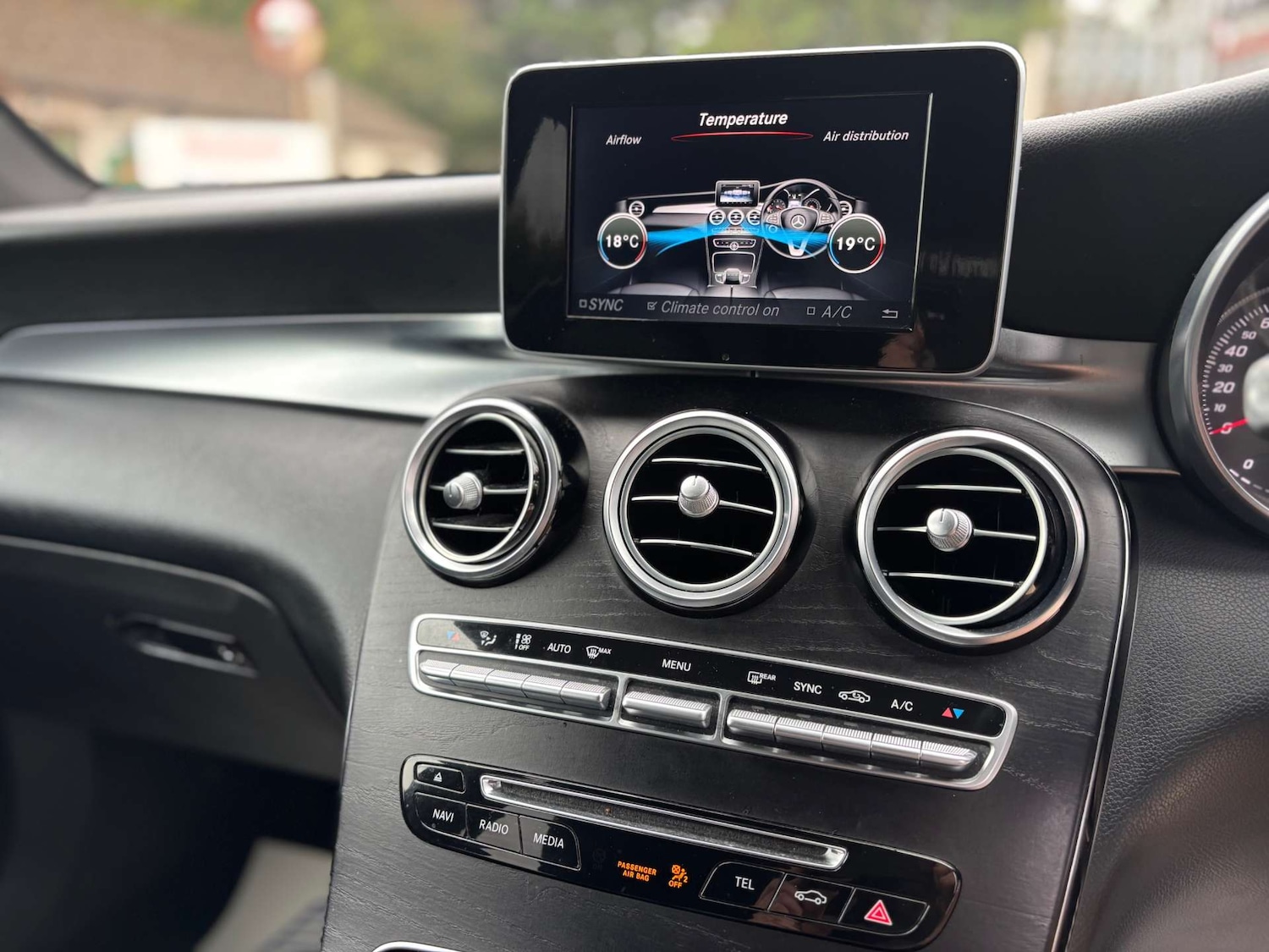 Used Mercedes-Benz GLC 2015 for sale - 76601636: Photo 41