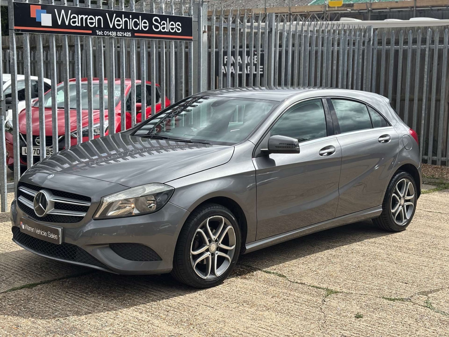 Used Mercedes-Benz A-Class 2013 for sale - 76565650: Photo 2