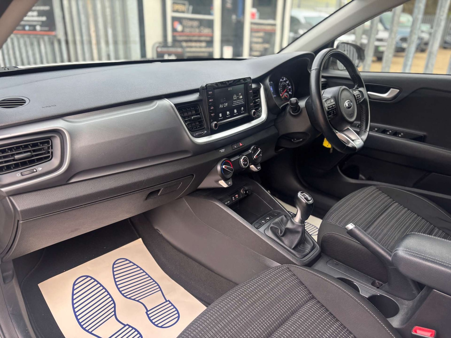 Used Kia Stonic 2019 for sale - 76611178: Photo 31