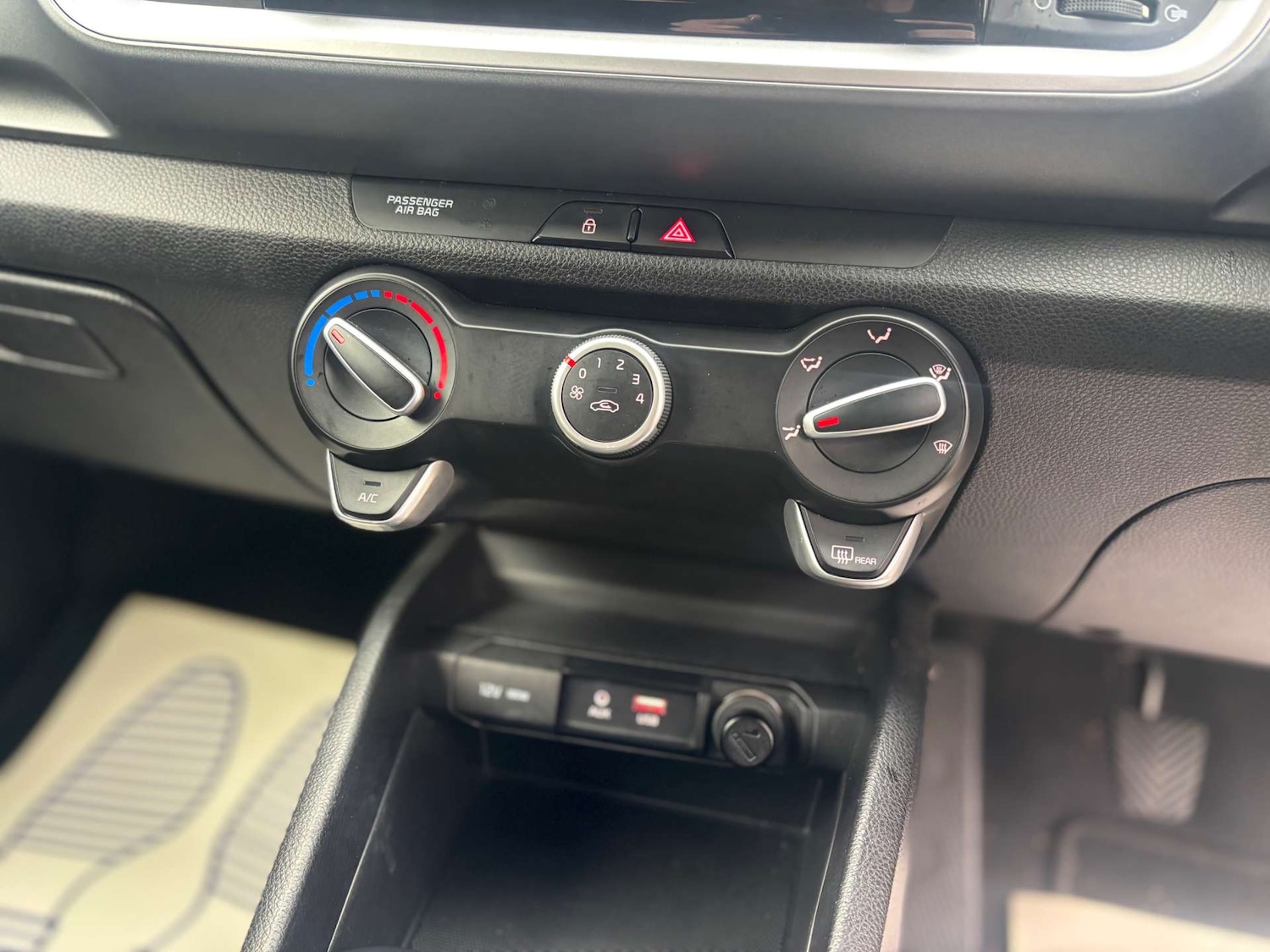 Used Kia Stonic 2019 for sale - 76611178: Photo 37