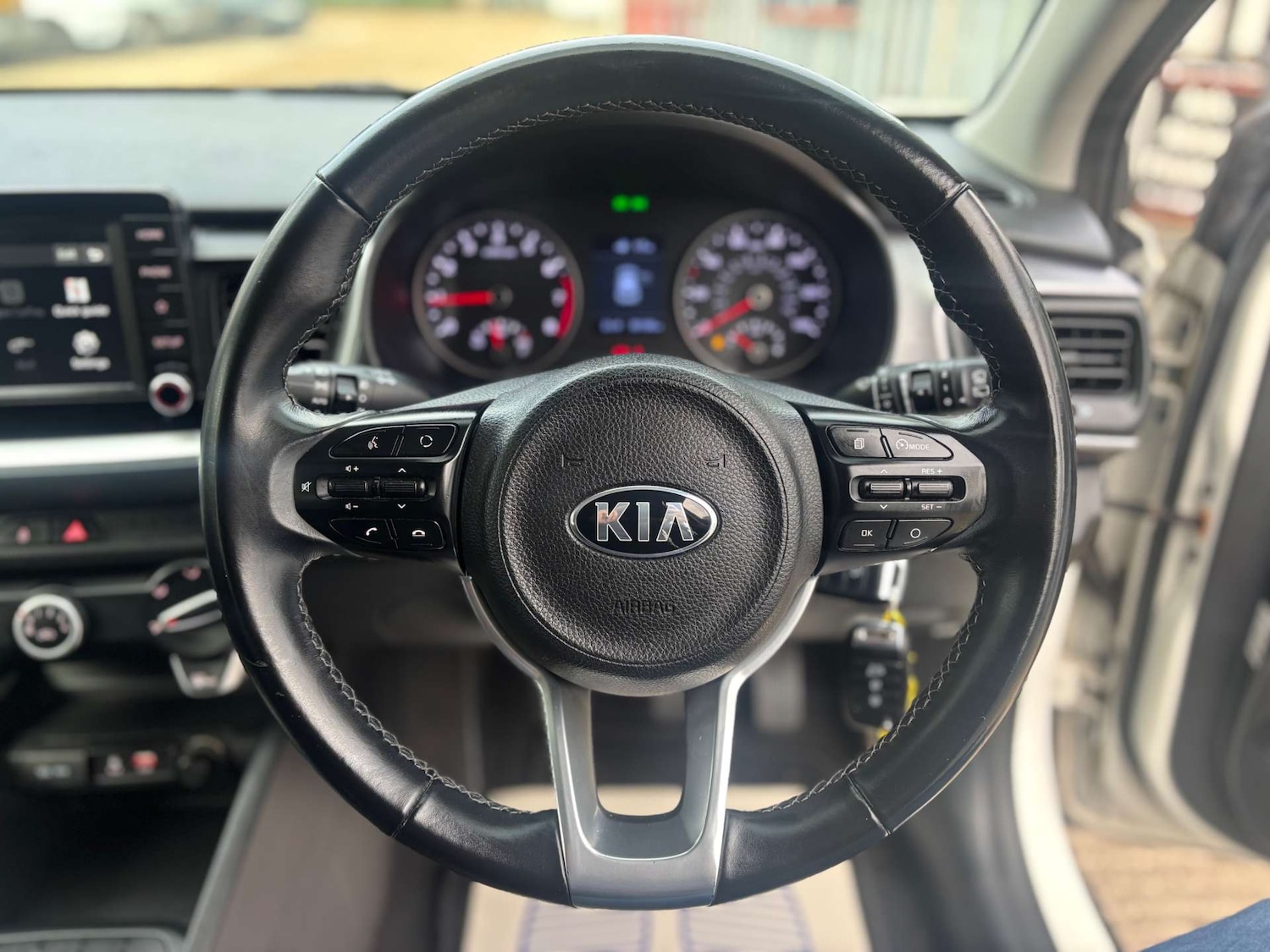 Used Kia Stonic 2019 for sale - 76611178: Photo 41