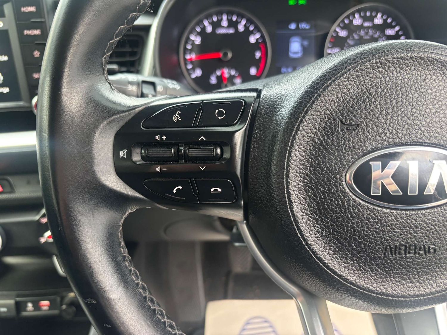 Used Kia Stonic 2019 for sale - 76611178: Photo 42