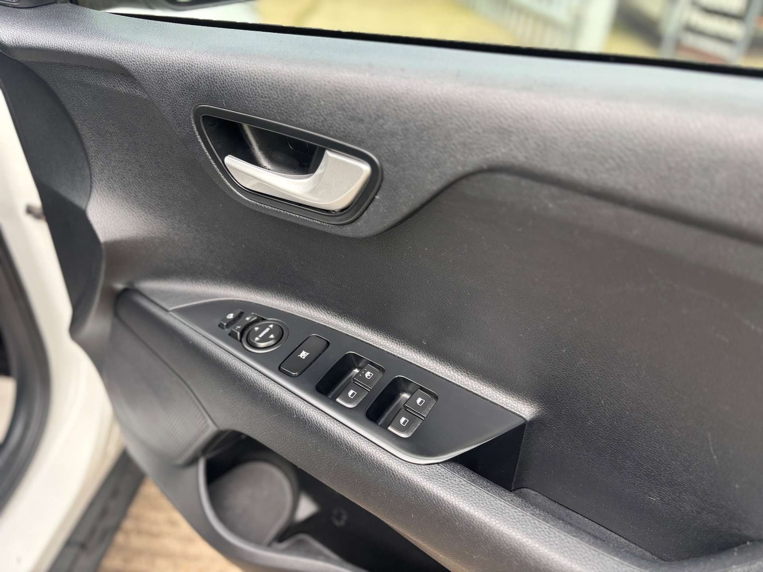 Used Kia Stonic 2019 for sale - 76611178: Photo 47