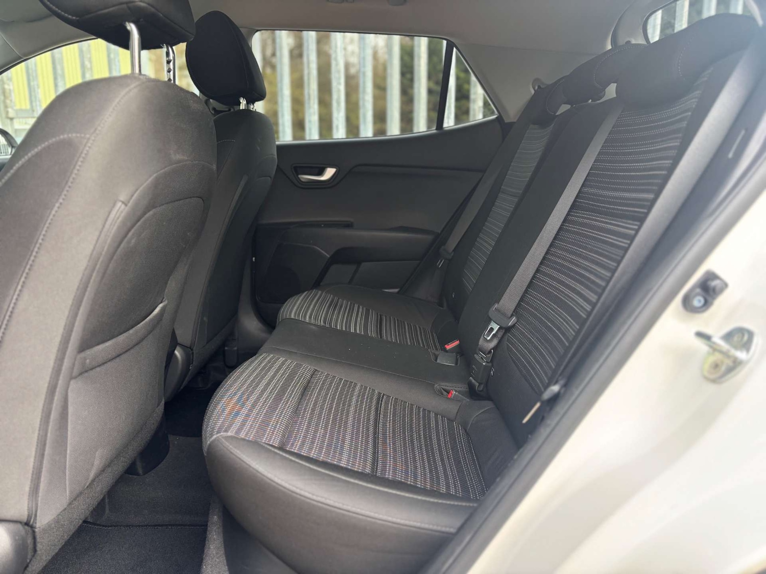 Used Kia Stonic 2019 for sale - 76611178: Photo 50