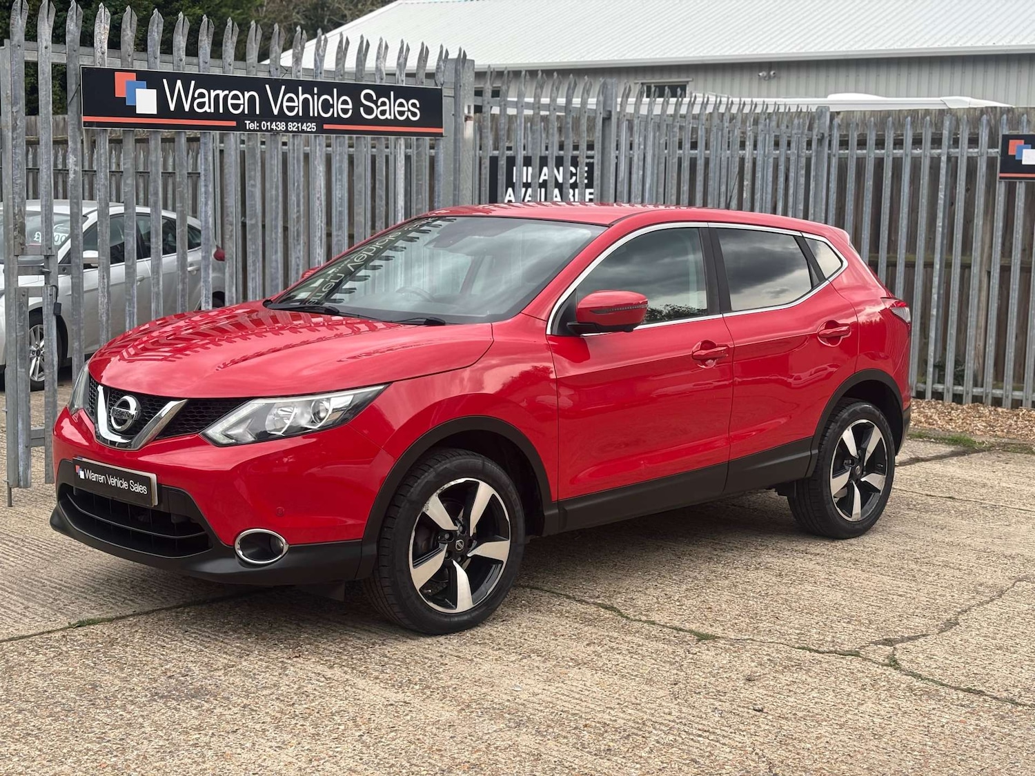 Used Nissan Qashqai 2015 for sale - 76427113: Photo 2