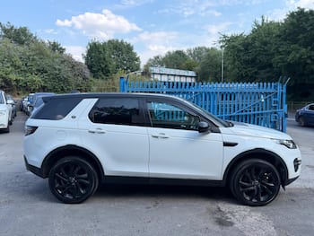 Used Land Rover Discovery Sport 2017 for sale - 79740584: Photo