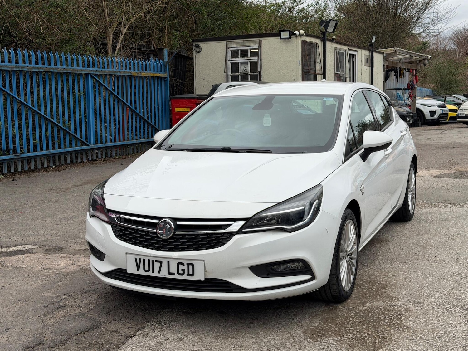 Used Vauxhall Astra 2017 for sale - 78072191: Photo 2