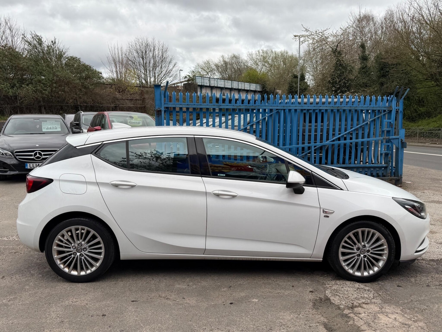 Used Vauxhall Astra 2017 for sale - 78072191: Photo 4