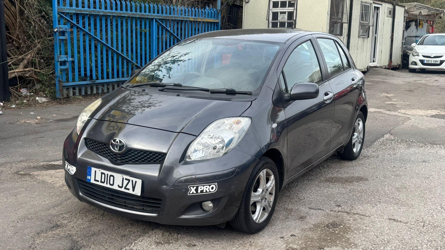 Used Toyota Yaris 2010 for sale - 78127703: Photo 2
