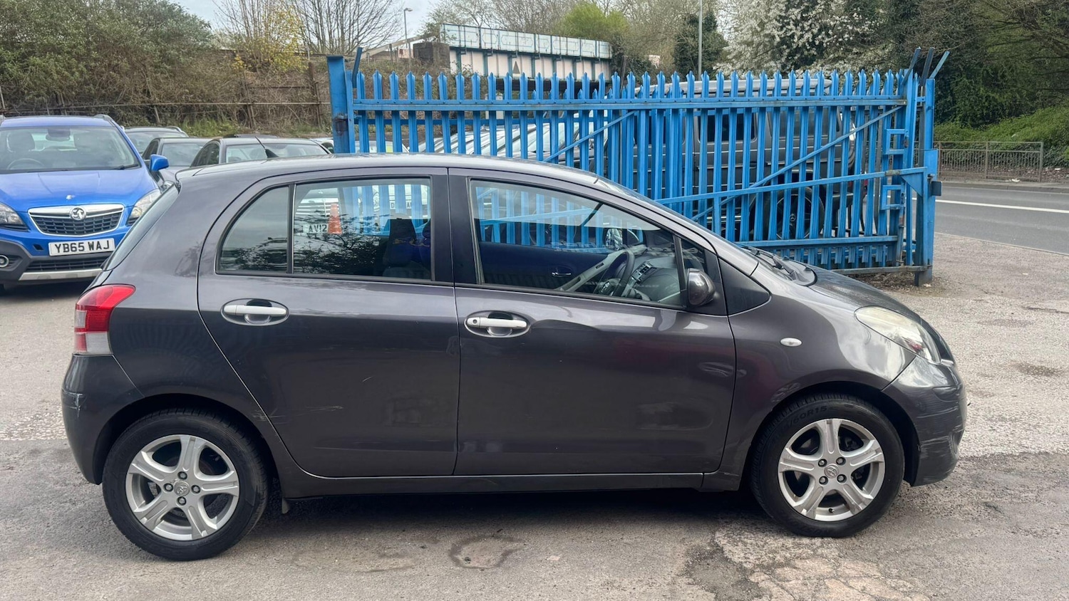 Used Toyota Yaris 2010 for sale - 78127703: Photo 4