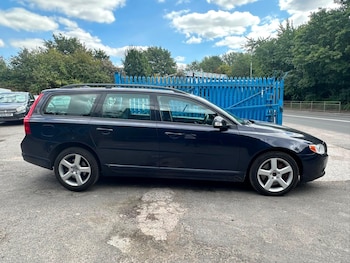Used Volvo V70 2010 for sale - 79465275: Photo