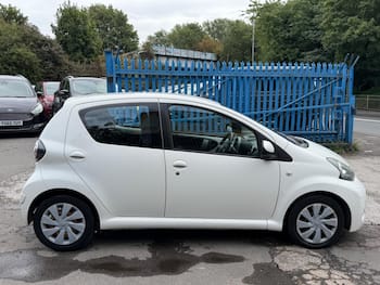 Used Toyota AYGO 2013 for sale - 79726517: Photo