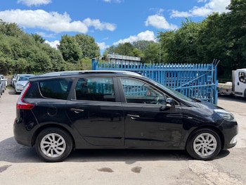 Used Renault Grand Scenic 2016 for sale - 78859859: Photo