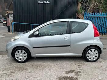 Used Peugeot 107 2011 for sale - 79564908: Photo