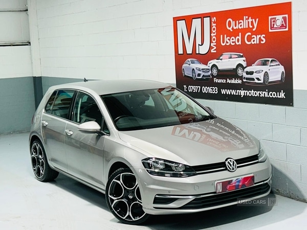 Used Volkswagen Golf 2017 for sale - 77426436: Photo 2