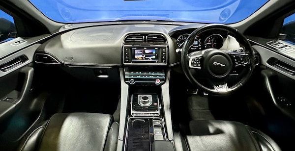 Used Jaguar F-Pace 2018 for sale - 75703370: Photo 37