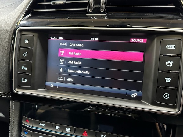Used Jaguar F-Pace 2018 for sale - 75703370: Photo 43