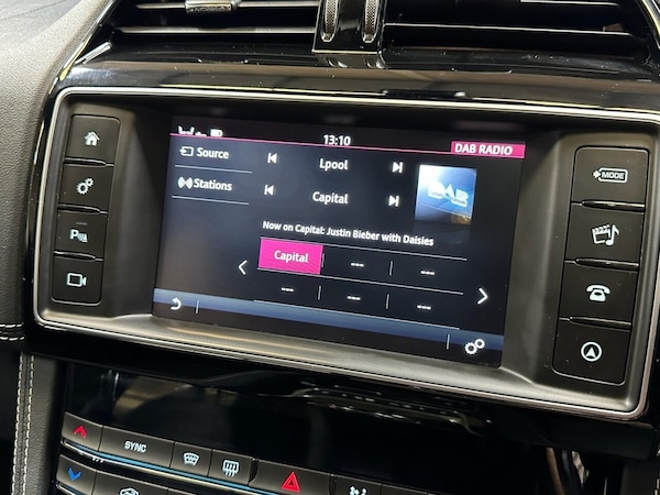 Used Jaguar F-Pace 2018 for sale - 75703370: Photo 44