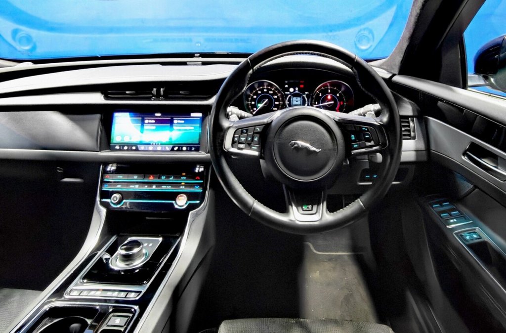 Used Jaguar XF 2019 for sale - 76792309: Photo 17