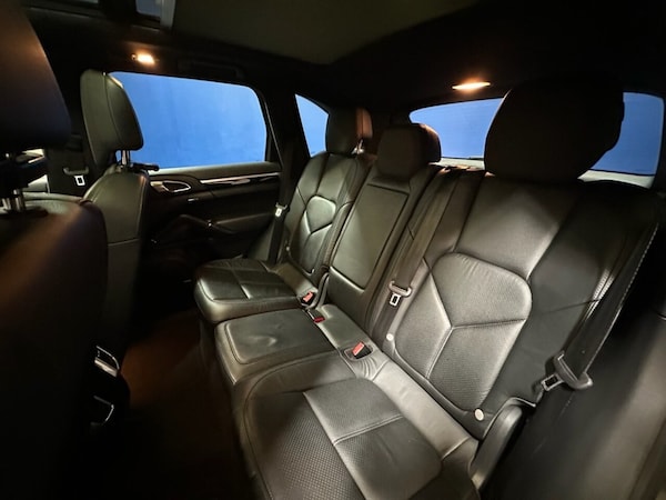 Used Porsche Cayenne 2014 for sale - 75015287: Photo 32