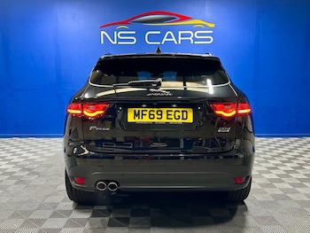 Used Jaguar F-Pace 2019 for sale - 76376210: Photo