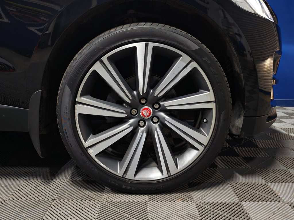 Used Jaguar F-Pace 2018 for sale - 76986070: Photo 12