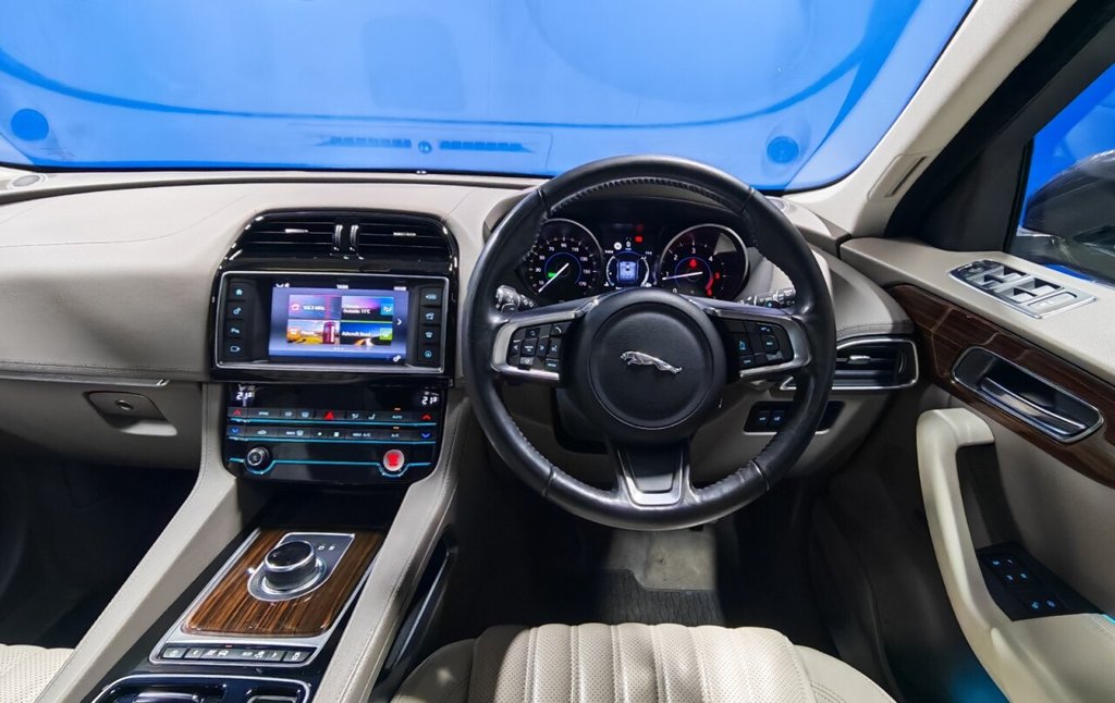 Used Jaguar F-Pace 2018 for sale - 76986070: Photo 14