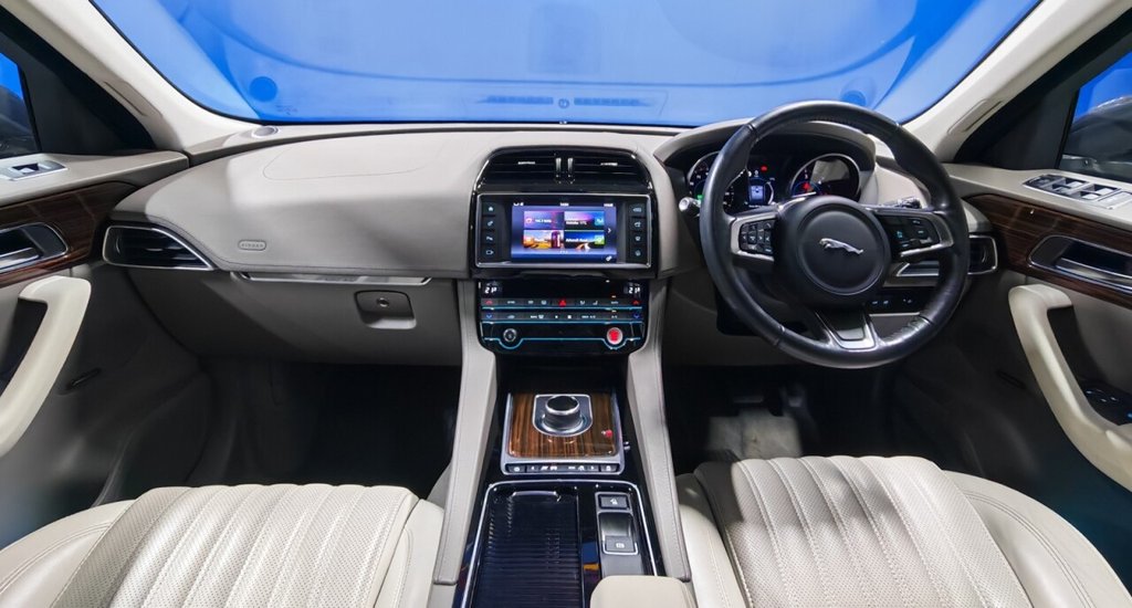 Used Jaguar F-Pace 2018 for sale - 76986070: Photo 36