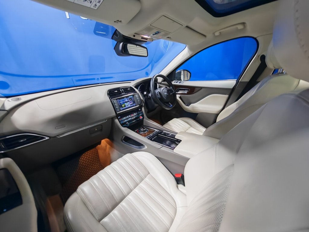 Used Jaguar F-Pace 2018 for sale - 76986070: Photo 41