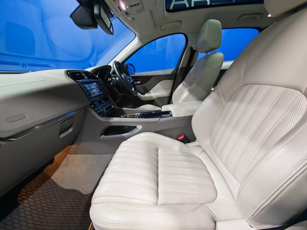 Used Jaguar F-Pace 2018 for sale - 76986070: Photo 44