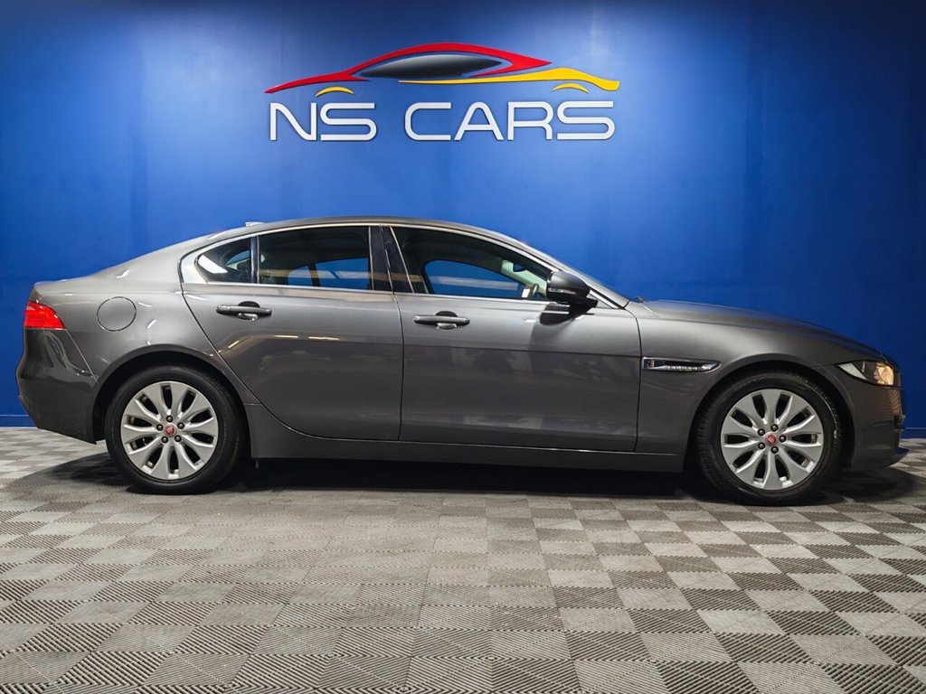 Used Jaguar XE 2018 for sale - 76535713: Photo 2