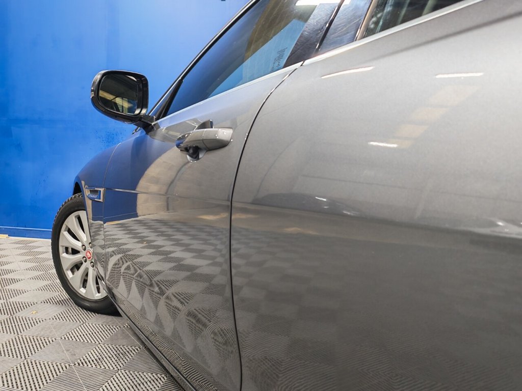 Used Jaguar XE 2018 for sale - 76535713: Photo 27