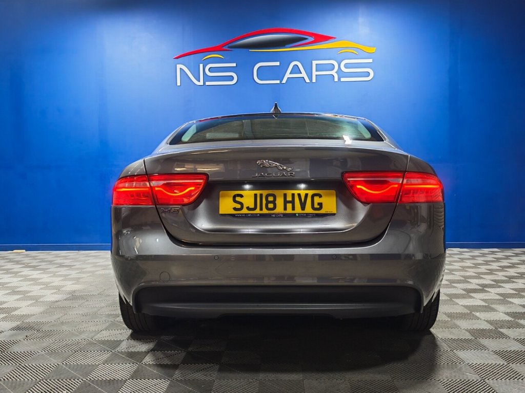 Used Jaguar XE 2018 for sale - 76535713: Photo 4