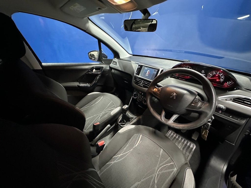 Used Peugeot 208 2015 for sale - 76410383: Photo 19