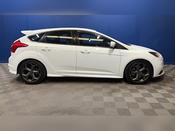 Used Ford Focus 2013 for sale - 75832980: Photo