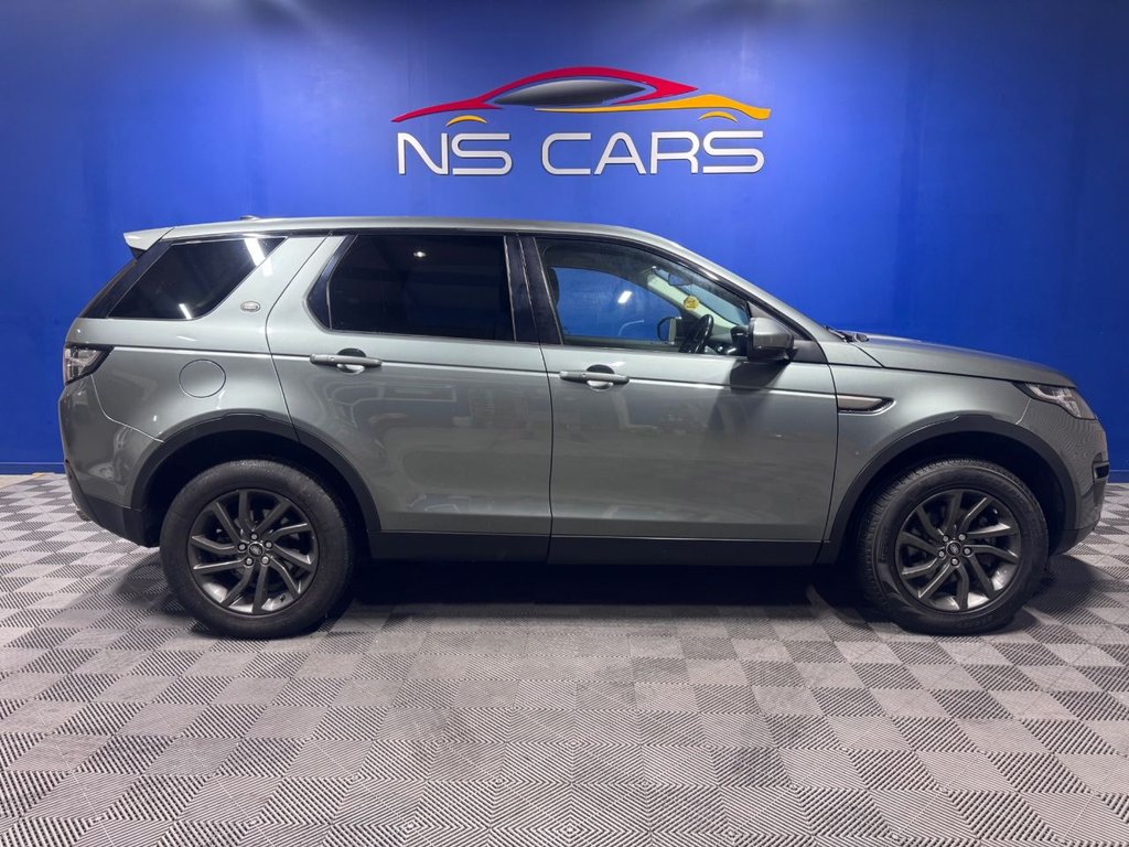 Used Land Rover Discovery Sport 2017 for sale - 76977427: Photo 5