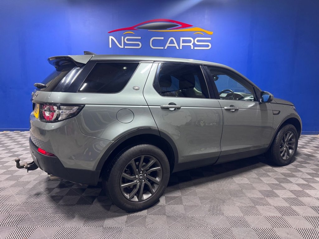 Used Land Rover Discovery Sport 2017 for sale - 76977427: Photo 6