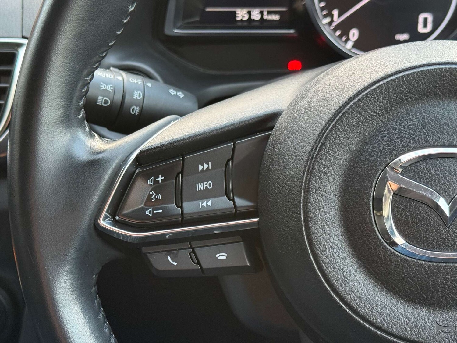 Used Mazda Mazda3 2018 for sale - 76709163: Photo 44