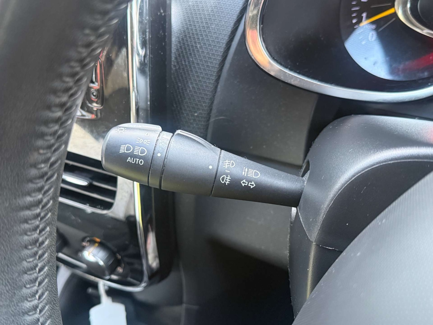 Used Renault Clio 2014 for sale - 77640545: Photo 12