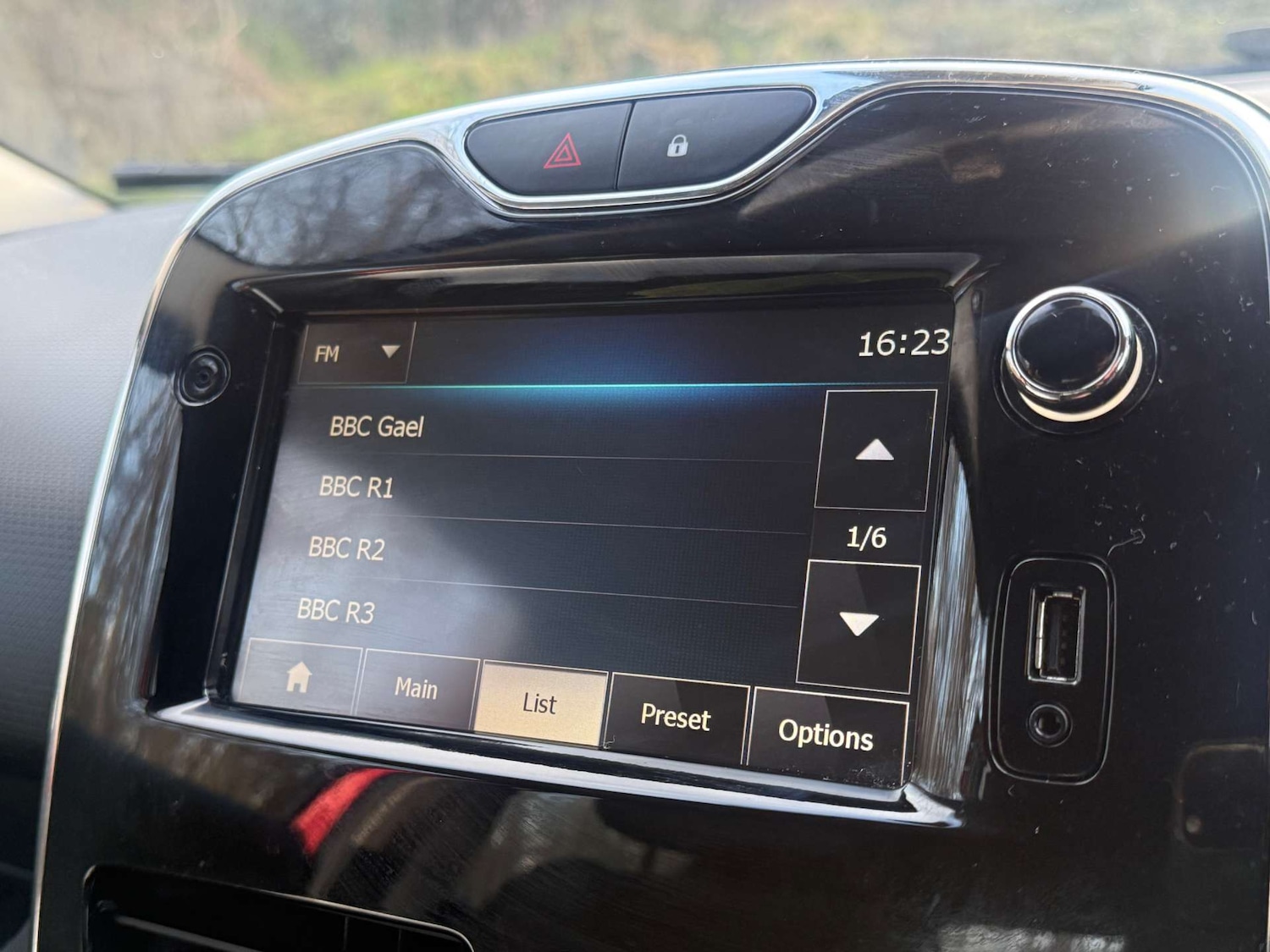 Used Renault Clio 2014 for sale - 77640545: Photo 18