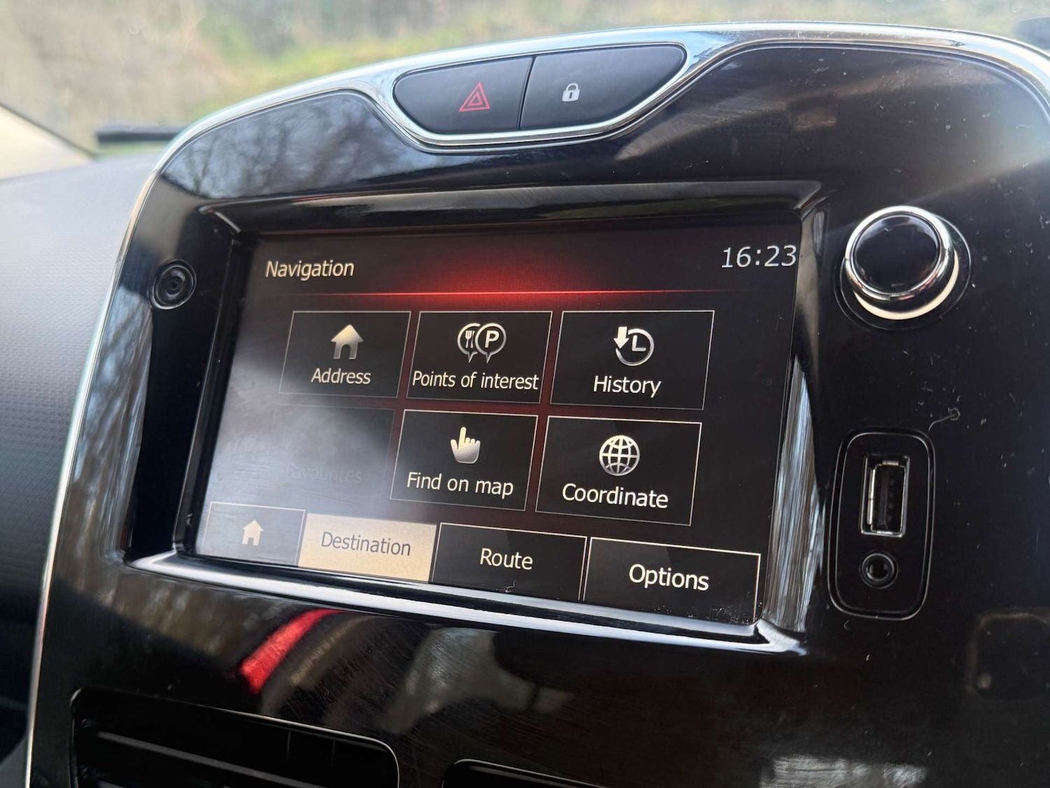 Used Renault Clio 2014 for sale - 77640545: Photo 20