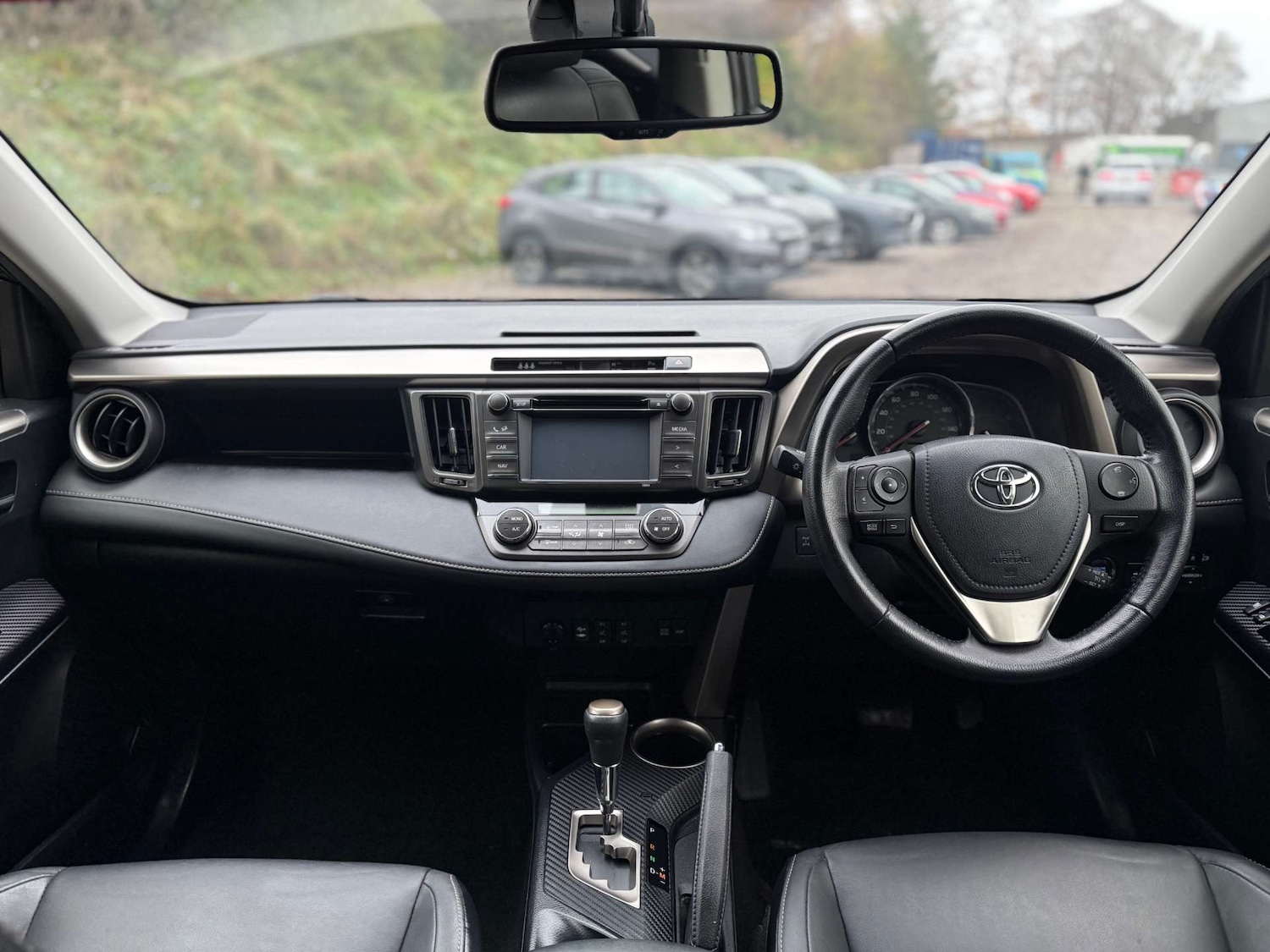 Used Toyota RAV4 2015 for sale - 76685300: Photo 11