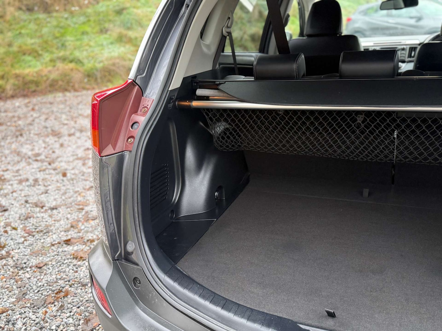 Used Toyota RAV4 2015 for sale - 76685300: Photo 12