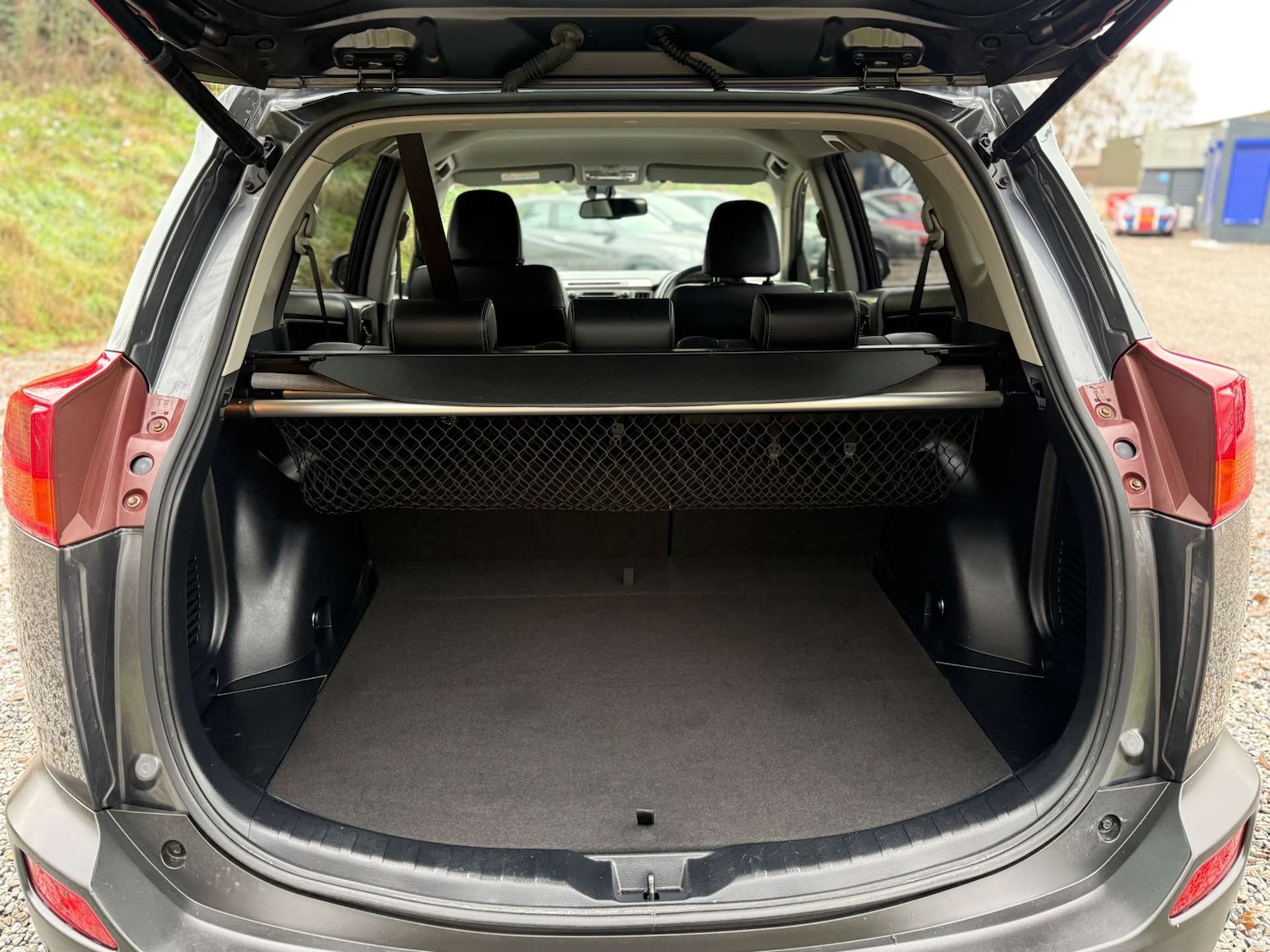 Used Toyota RAV4 2015 for sale - 76685300: Photo 14